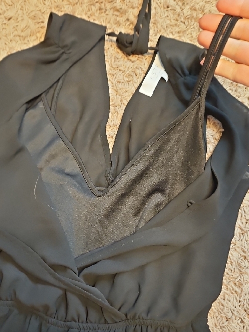 ASTR The Label Black Sleeveless V-Neck Chiffon Romper - Picture 7 of 13